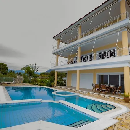Apartment Belle Helene Akrogiali